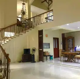 Rumah luas 2lantai SHM kontemporer style siap huni Jak sel CL 056
