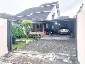 Rumah luas bagus strategis dekat UGM