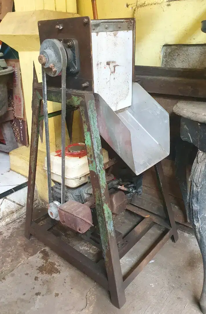 MESIN PARUT KELAPA BARUNYA 4-5JT AN BISA KIRIM KESELURUH INDONESIA