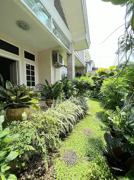 Rumah bagus siap Huni 2lantai SHM simple modern style cinere CL 002
