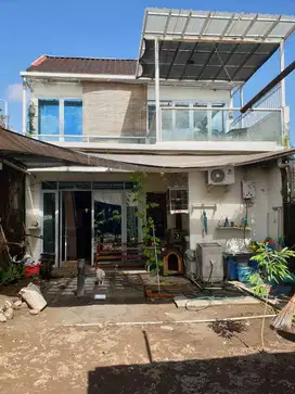 Rumah Nyaman di Maguwoharjo Pinggir Jalan Dekat Pasar Tajem