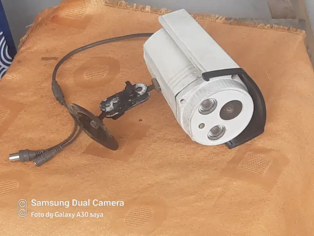 CCTV analog outdoor infrared, model 9612L power dc 12v sistem place 11