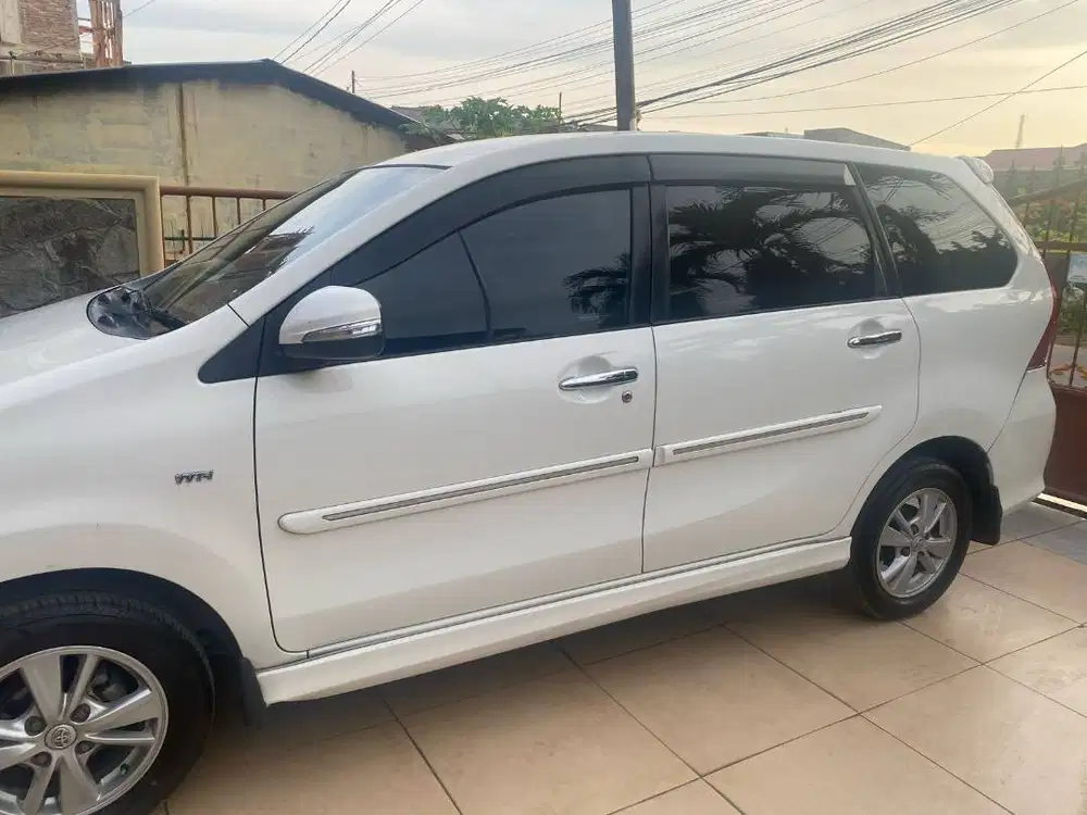 Dijual Cepat! [Toyota Veloz 1.5 MT] Tahun 2013 – Mulus & Siap Pakai