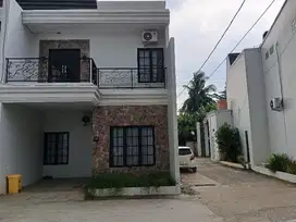 Rumah 2 Lantai Di Tapos Depok Dkt Pintu Tol Cijago Dan Cibubur