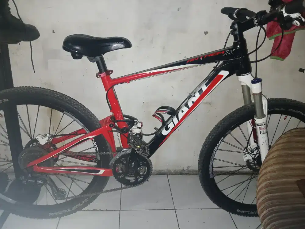 MTB Giant fullsuspensi Roxxshox