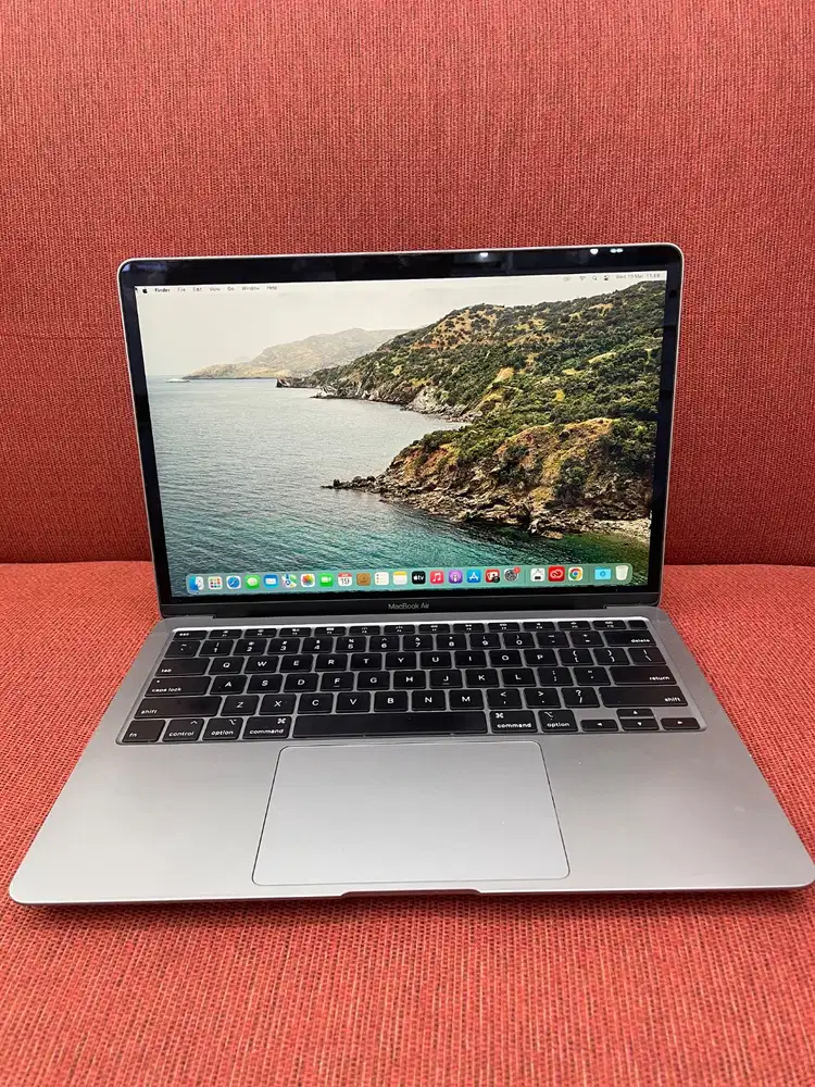 (567) MacBook Air 13 inch 2020 i7 16/256GB
