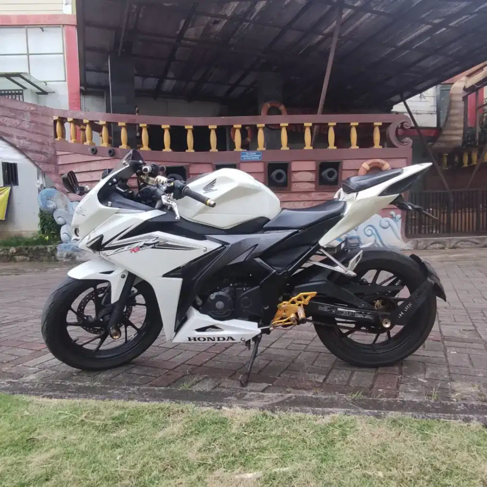 Honda CBR 150R Keyless 2016 Pajak ON