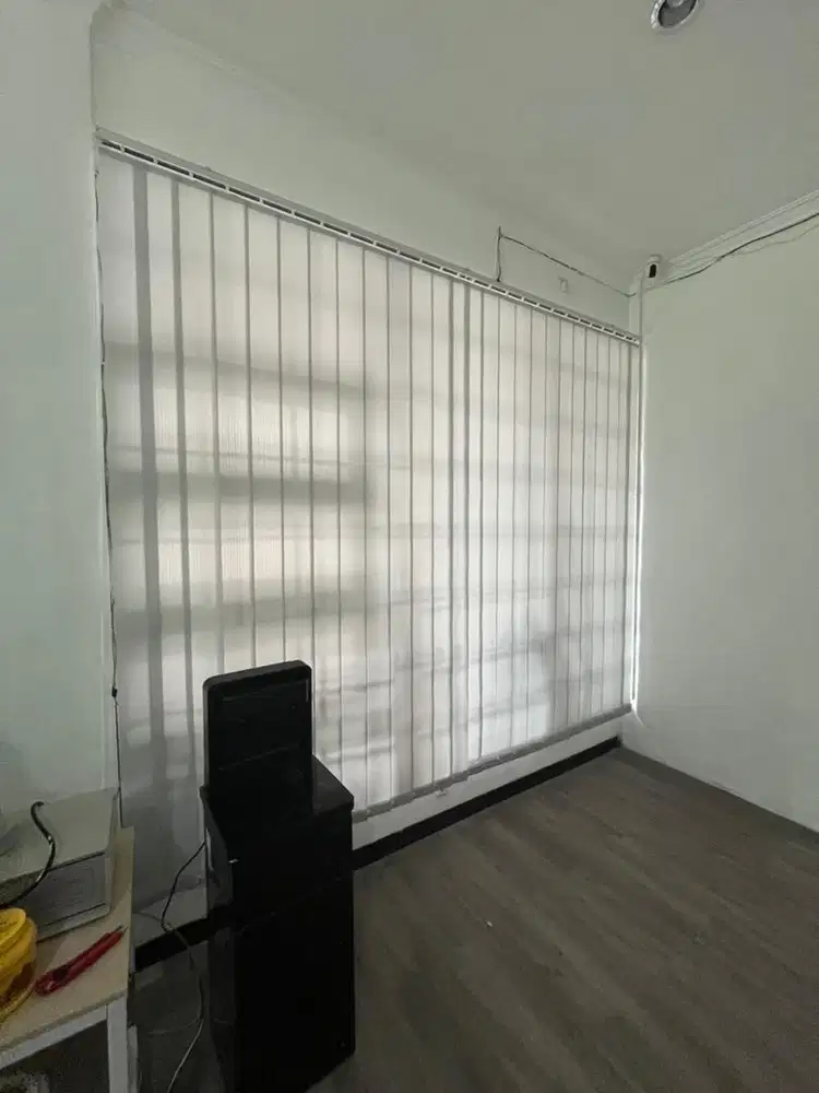 Vertical Blind tirai gorden kantor