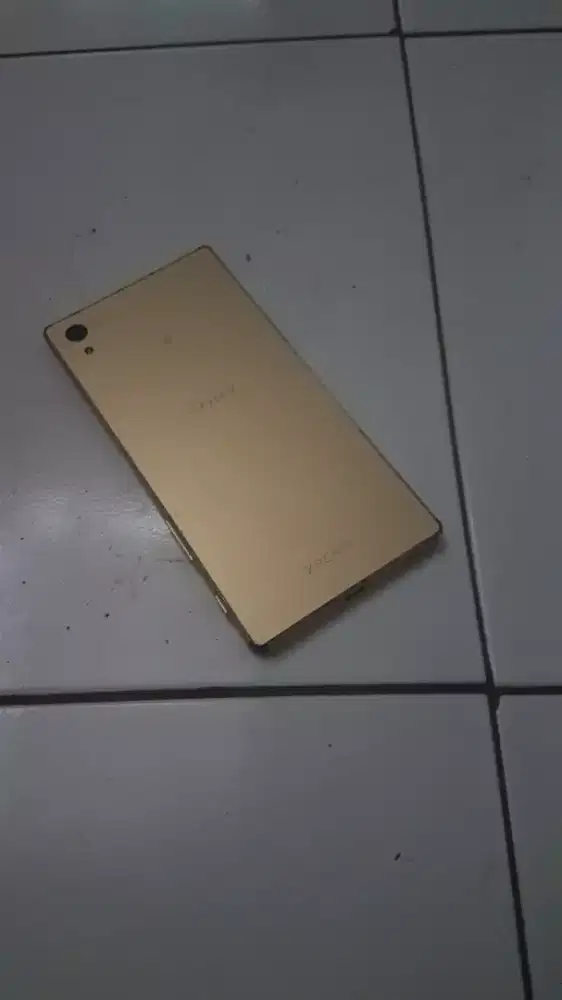 Sony xperia z5 warna gold