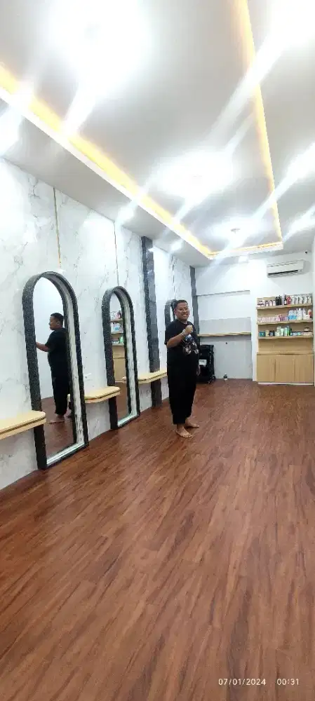 Lantai Motif Kayu Premium