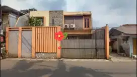 Rumah Jalan utama LT 215m2 jl setia jatiwaringin