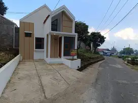 Rumah siap huni pinggir jalan depan komplek Bumi Langgeng Cileunyi