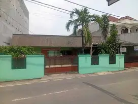 RUMAH KEMANGGISAN Lt 757m2  Dekat Binus Syahdan