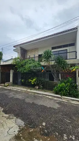 Butuh Cepat Laku Rumah Selangkah ke Soekarno Hatta di Jl Bunga-bunga