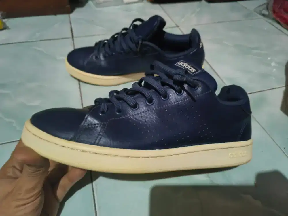 Sepatu Adidas Casual Kulit size 42⅔ Hrg 250rb nett