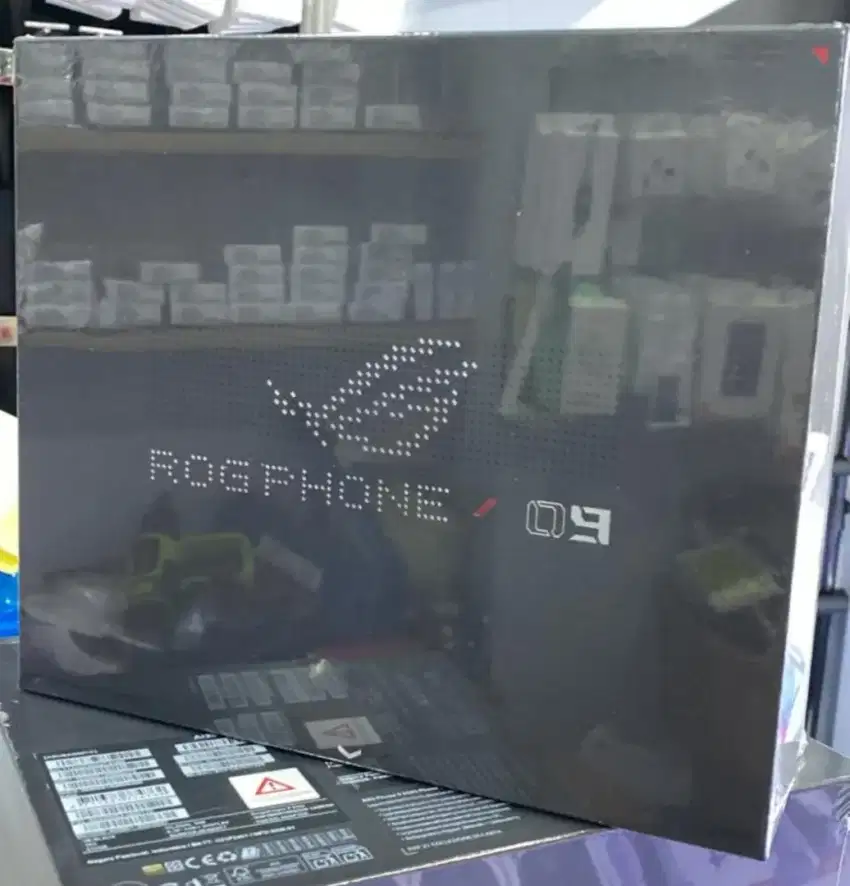 ASUS ROG Phone 9 Pro 16/512 - 24/1TB BNIB Garansi Resmi Indonesia