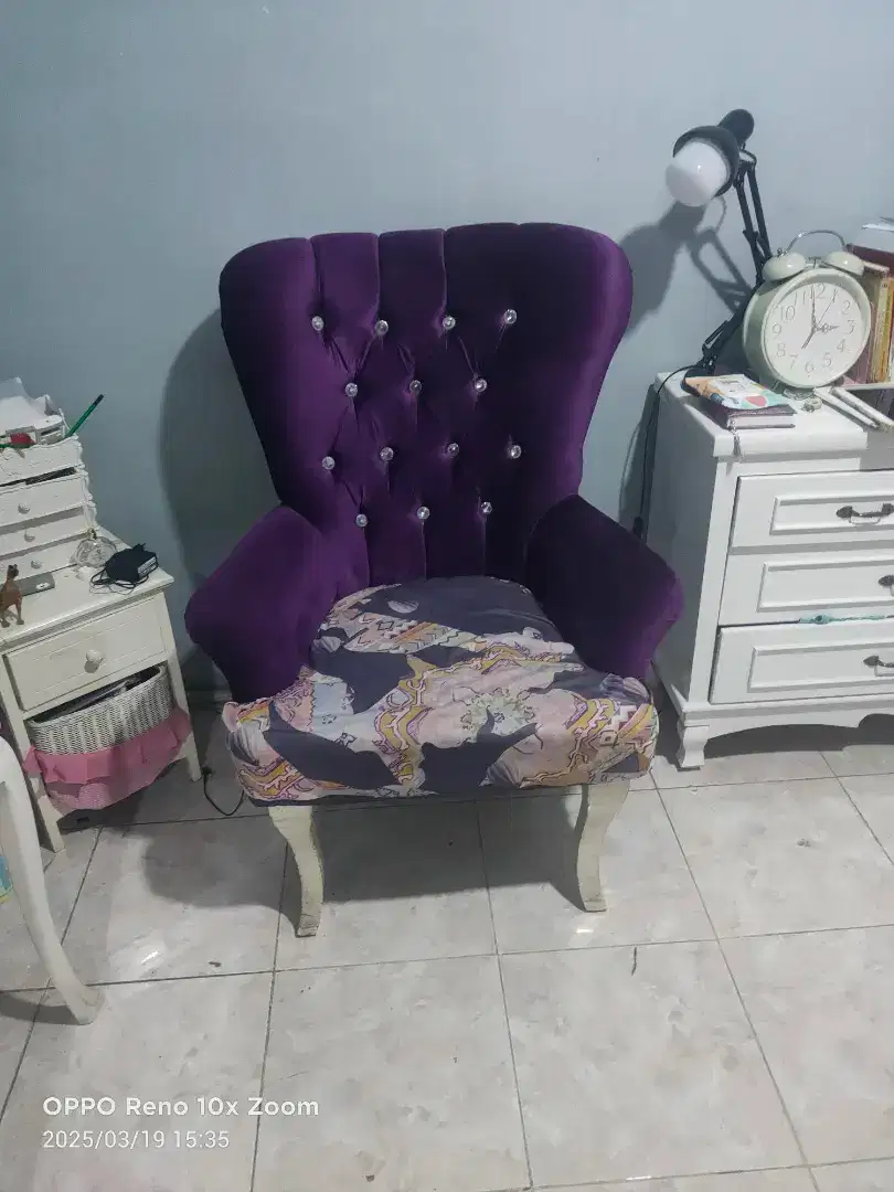 Sofa single warna ungu