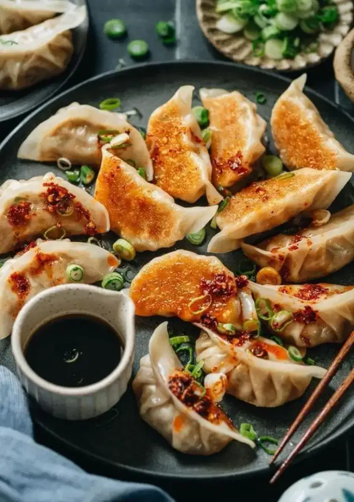 Dicari karyawan jaga stand makanan dan minumann