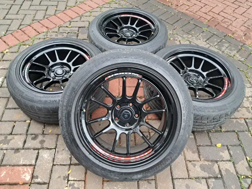 Lenso venom5 ring 18x9 PCD 5x114,3 et 25 ban 235/50 R18