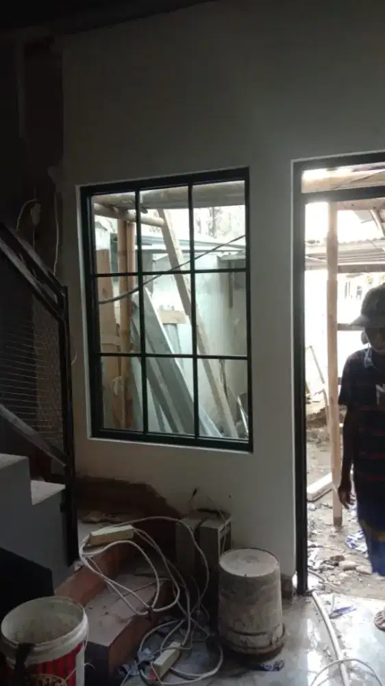 PEMASANGAN KUSEN ALUMINIUM