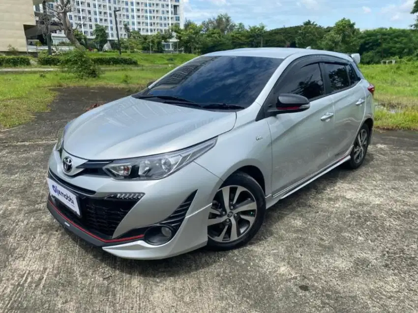 Low KM Toyota Yaris 1.5 TRD Sportivo Bensin-AT 2019 Silver LAAH