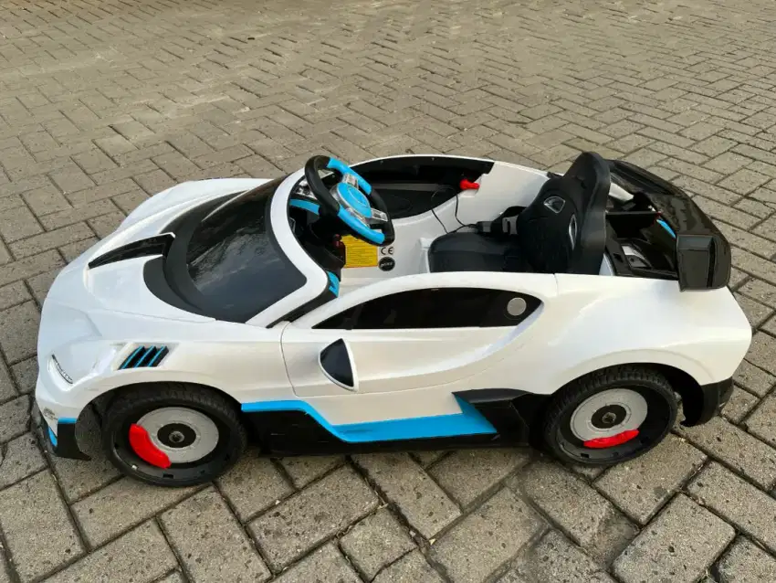 MOBIL BUGATTI MAINAN ANAK AKI