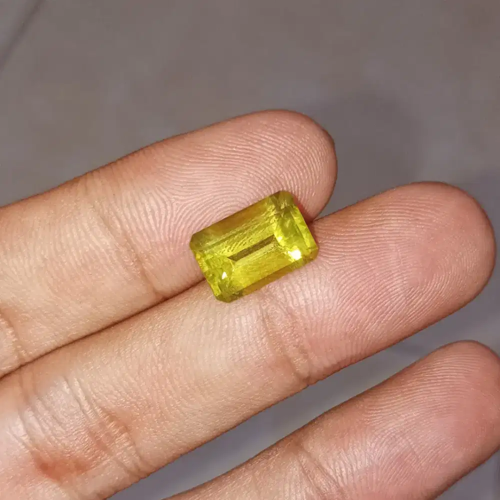 Natural citrine (quartz)