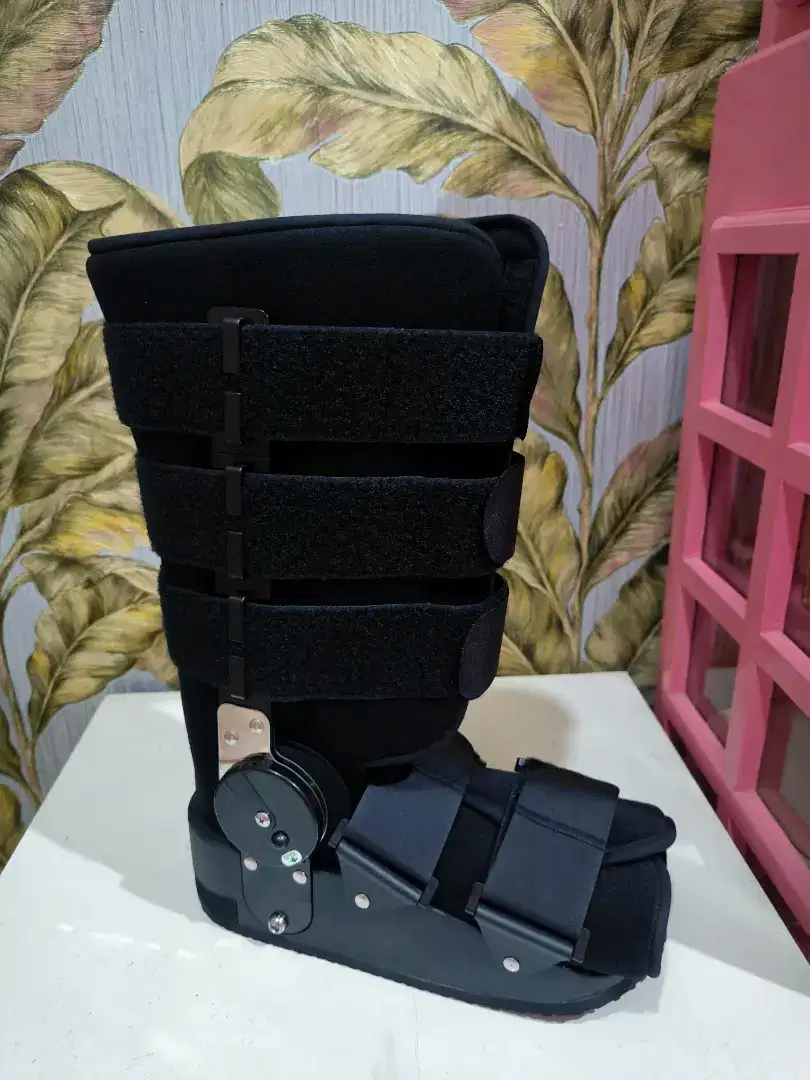 Sepatu Penyangga engkel kaki