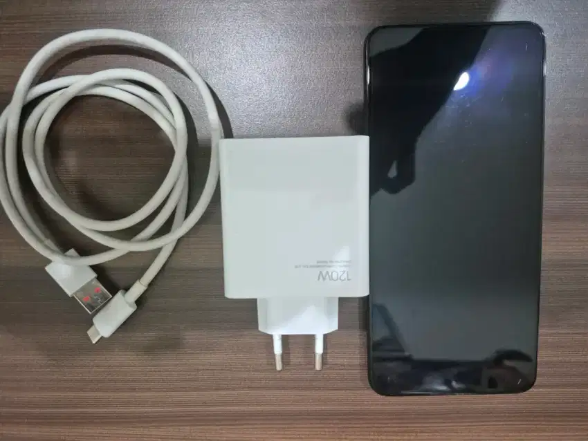 Xiaomi 12T 8/256GB black. mulus dan normal, lengkap dus, bonus case