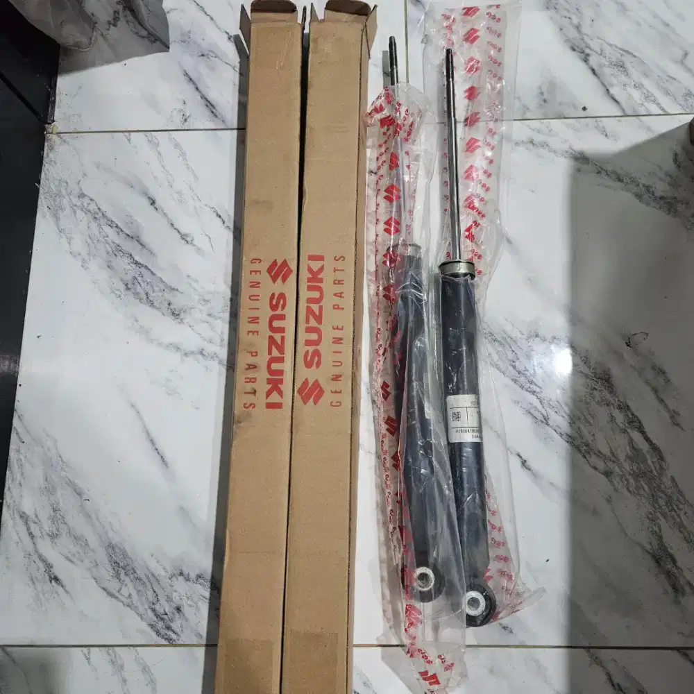 shockbreaker belakang suzuki baleno hatchback 2017