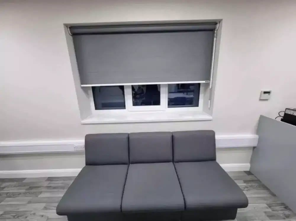 Roller blind indoor dan outdoor bahan waterproof /tirai gulung