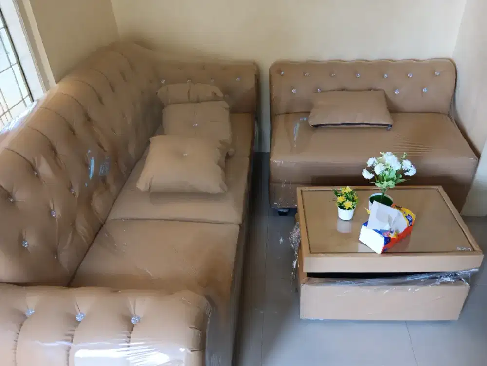 Rumah di depok bonus sofa