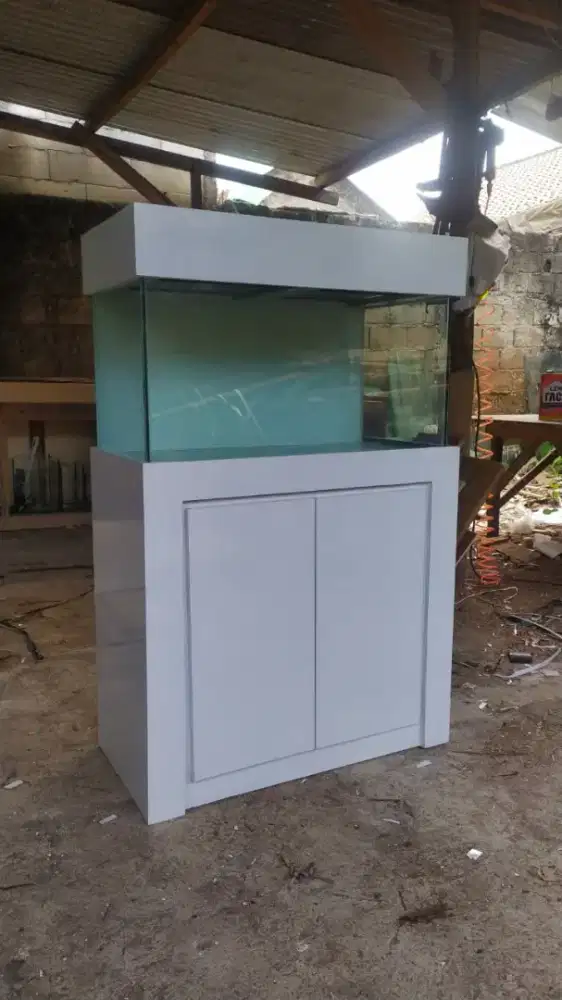 Aquarium dengan kabinet murah