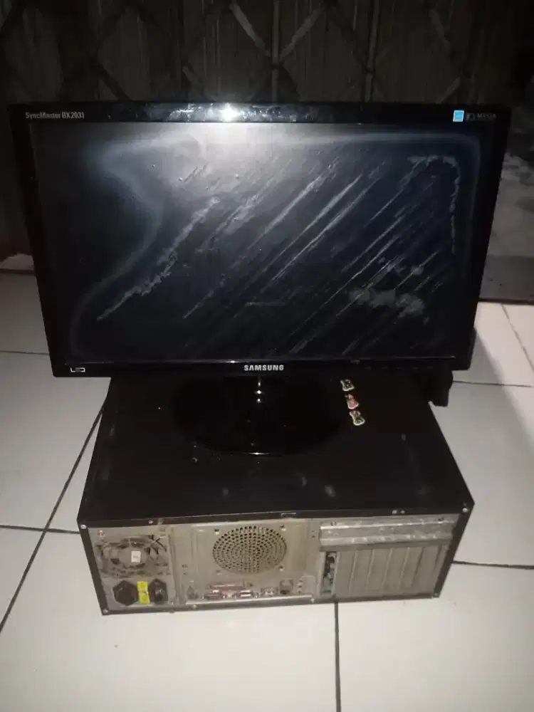 Yang punya HP rosok komputer
