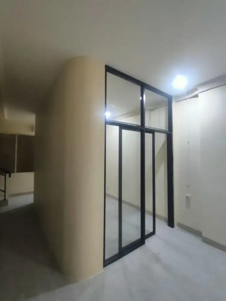 Partisi kaca pintu sleiding