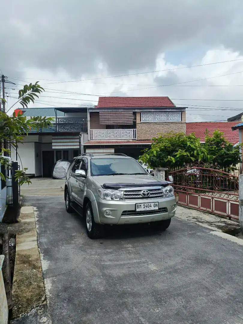 Fortuner v 4x4 2010