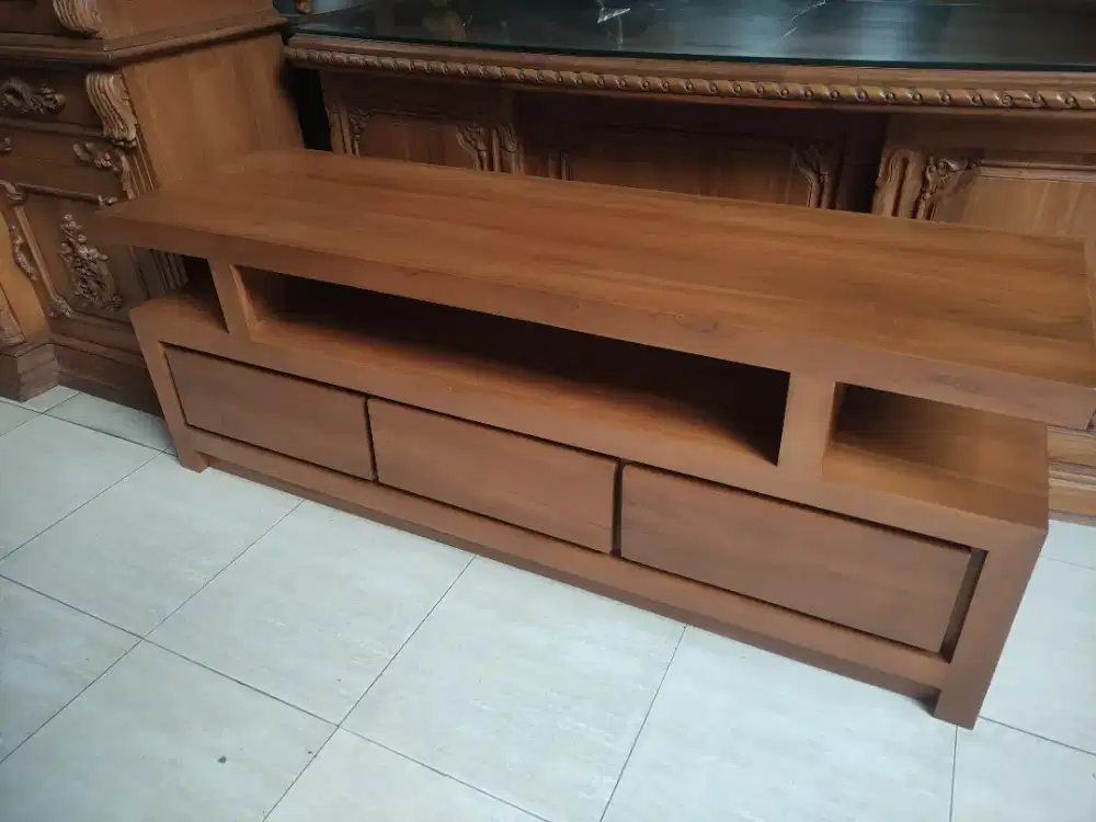 Bifet TV Minimalis Kayu Jati