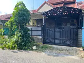 Dijual Rumah Minimalis Pluss 3 Unit AC Startegis di Metland Menteng