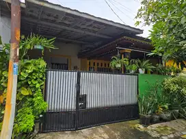 Rumah hoek pinggir jalan di taman palem talaga bestari tangerang