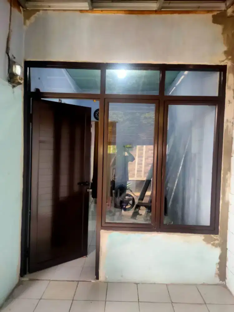 Pintu kaca kusen aluminium