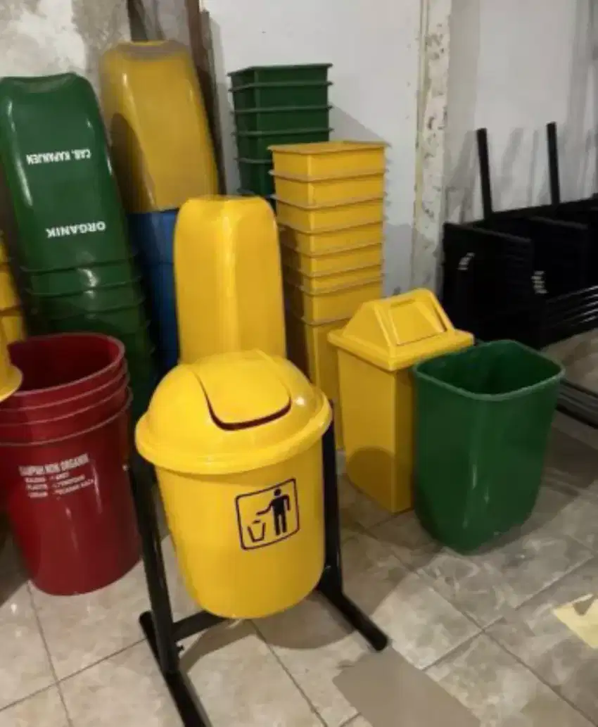 Tong sampah fiberglass bulat 50 liter