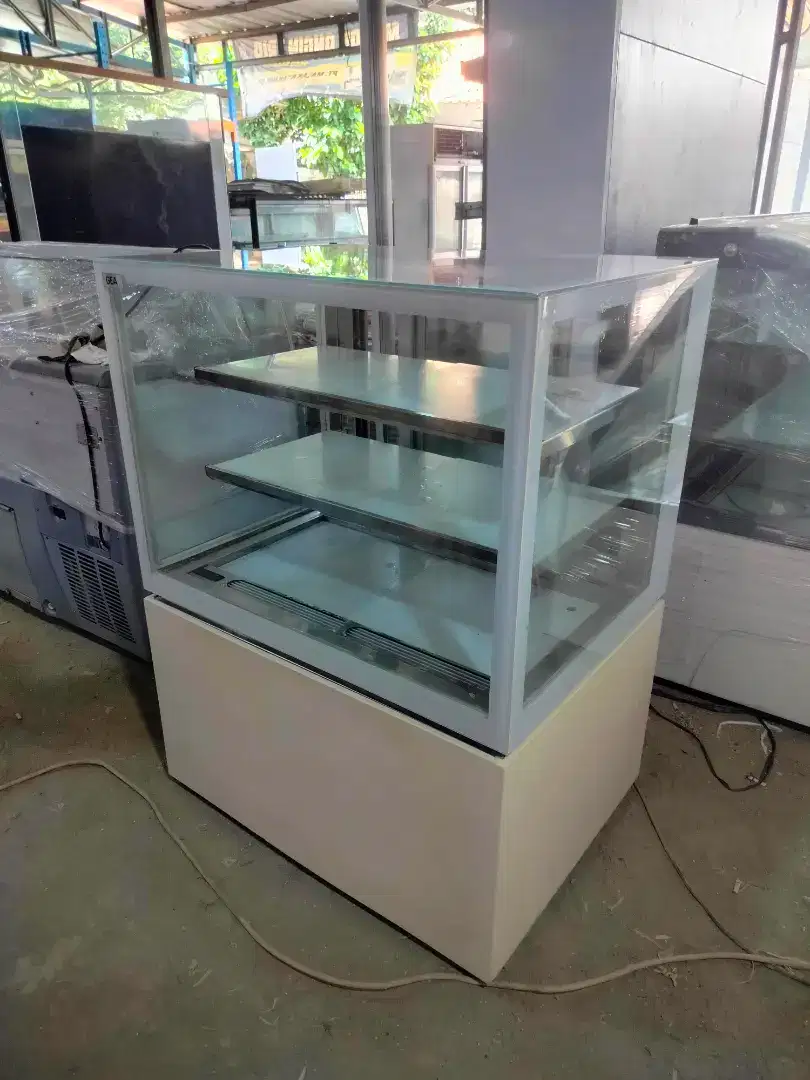 Cake Showcase Gea MM730V