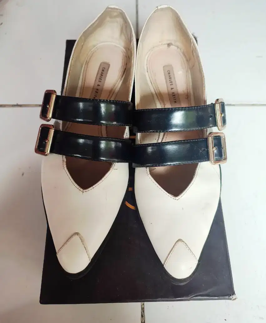 FOR SALE! Flat Shoes Charles & Keith Original Size 36