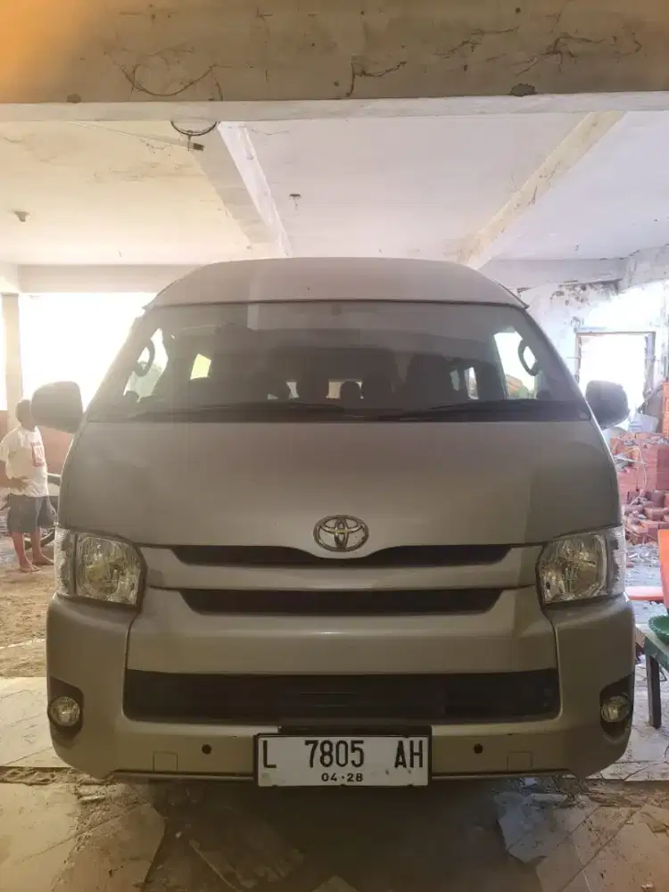 Hiace Commuter 2018 Full Ori Km dikit Pemk. Pribadi