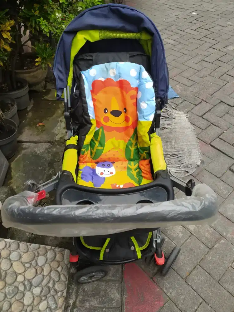 Stroller bayi + FREE alas kasur stroller (masih baru)