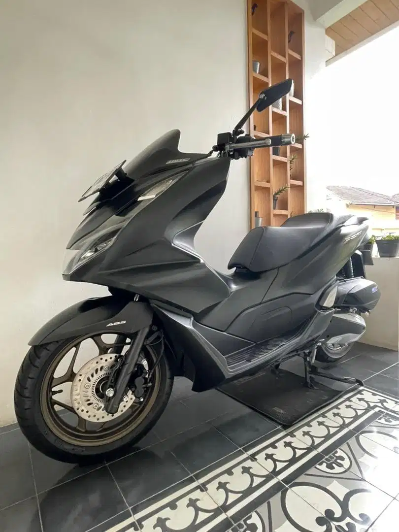 HONDA PCX 160 ABS. Black Matte. LOW Km