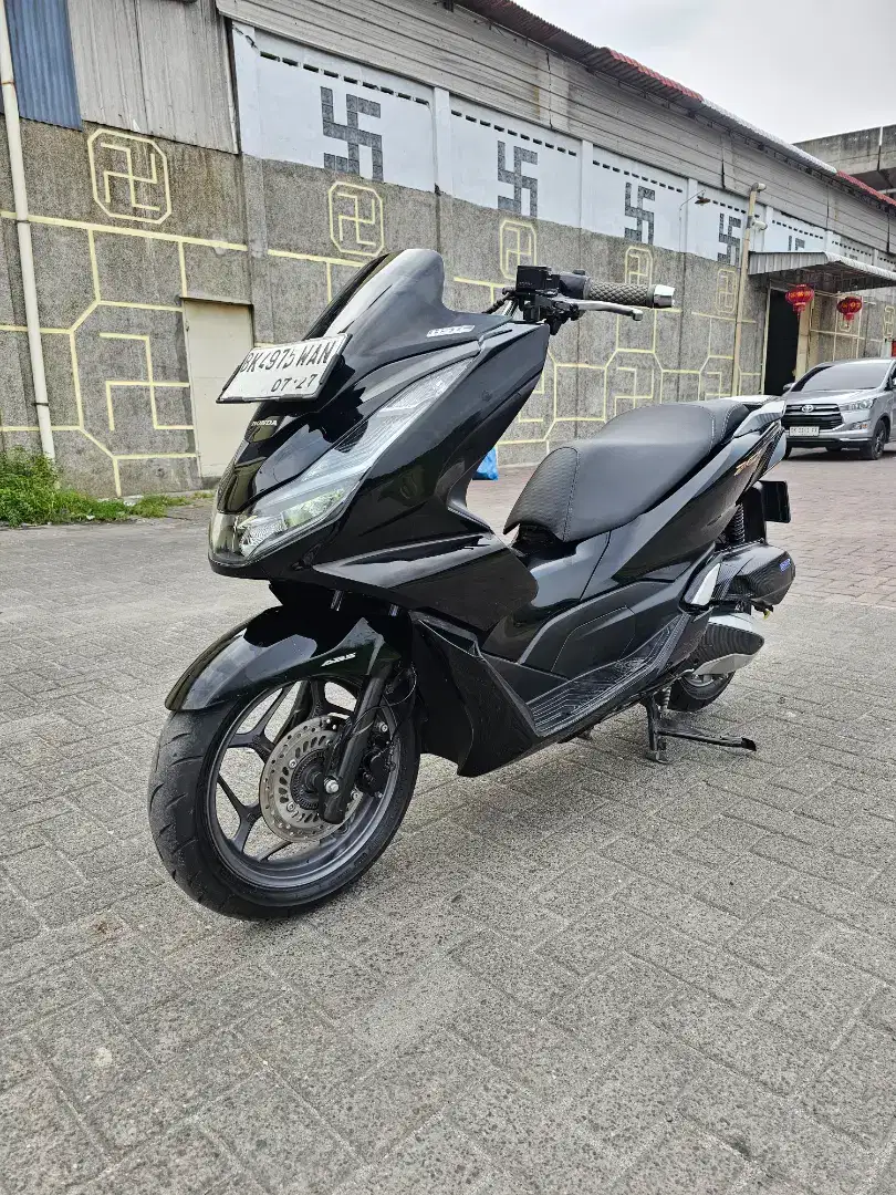 Honda PCX 160 ABS Hitam 2022