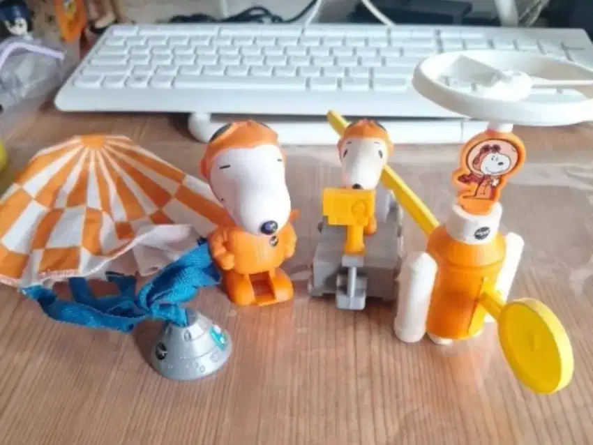 Koleksi mainan mcd set edisi snoopy