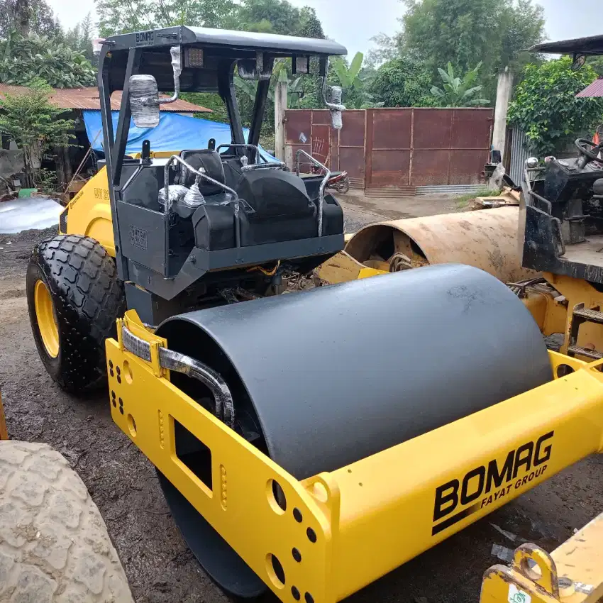 Vibro BOMAG BW211D-40 THN 2016