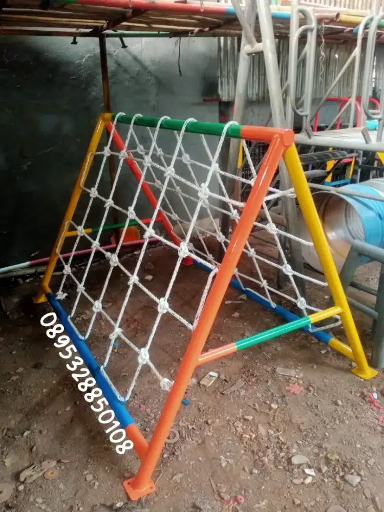 Panjatan tali mainan anak TK dan taman bermain